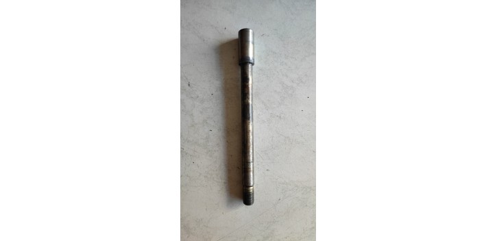 Axe de roue AV peugeot XP street