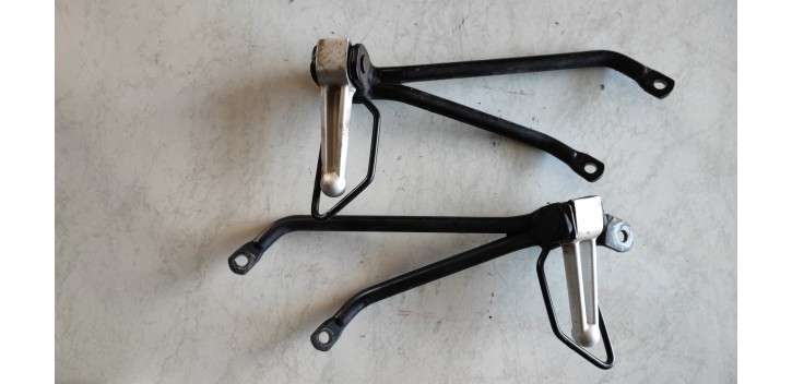 Cale pieds AR rieju RS3 naked 2018
