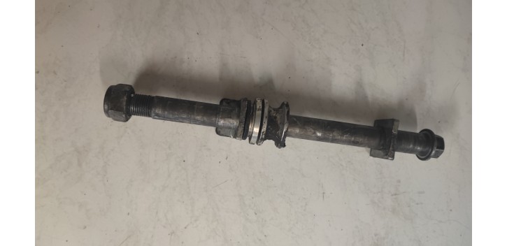 Axe de roue AR Honda HM CRE 2007