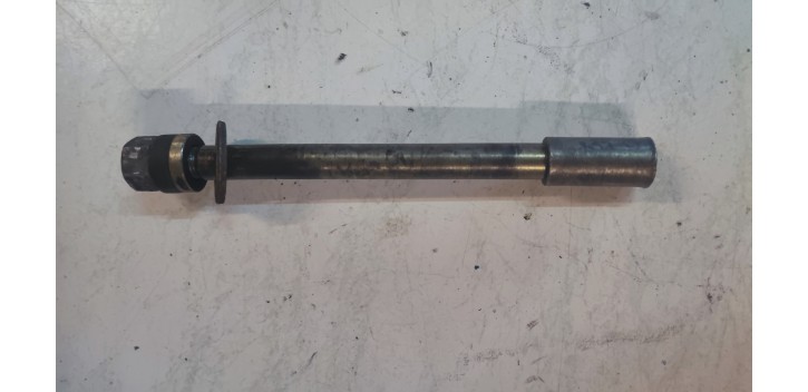 Axe de roue AV peugeot xp6