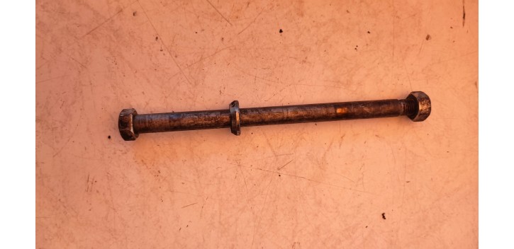 Axe de roue AR Derbi sm DRD 2012