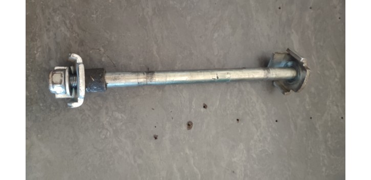 Axe de roue AR Rieju MRT 2017