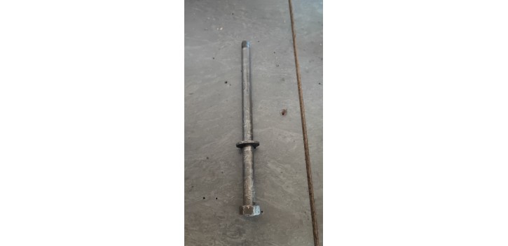 Axe de roue AR Derbi sm DRD 2011