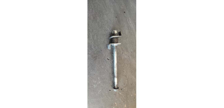 Axe de roue AR rieju rs2 2008